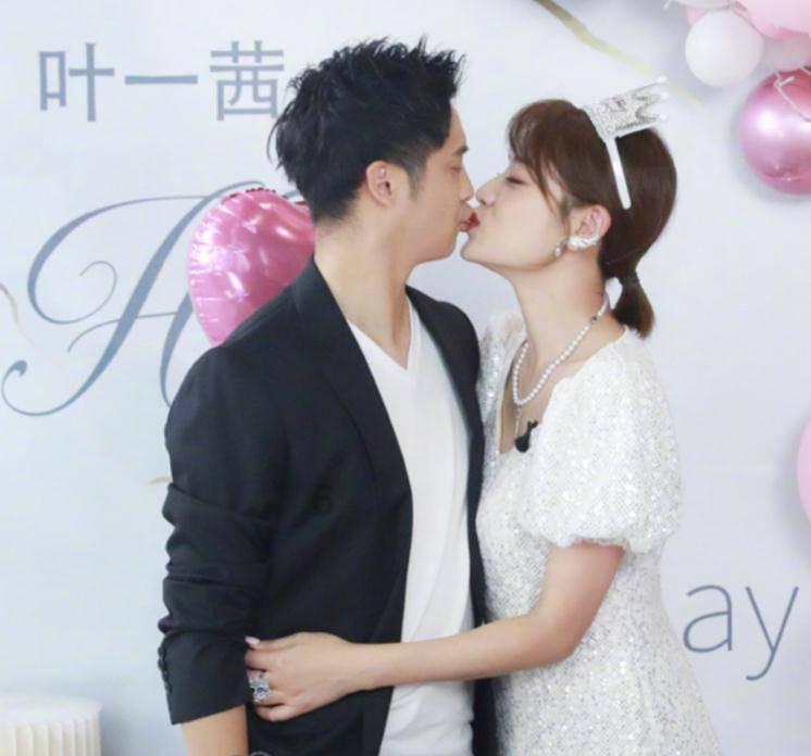 36岁高叶与36岁赵丽颖：骨相美与皮相美的完美诠释
